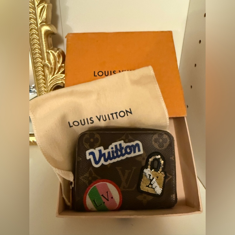 Louis Vuitton limited edition  Monogram wallet Holder with Colorful Patches